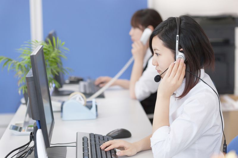 vượt qua nỗi sợ nghe điện thoại tại công ty Nhật Bản bằng cách chăm chỉ luyện nghe điện thoại tại nhà